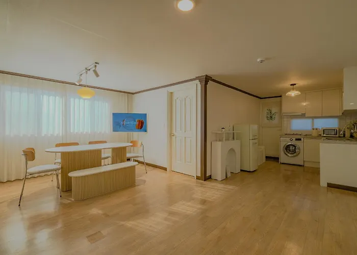 Hyehwa Myeongdong Naksan Kpop 3 Bedroom 1 And Half Bathroom Апартаменты
