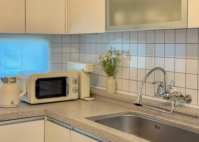Hyehwa Myeongdong Naksan Kpop 3 Bedroom 1 And Half Bathroom *