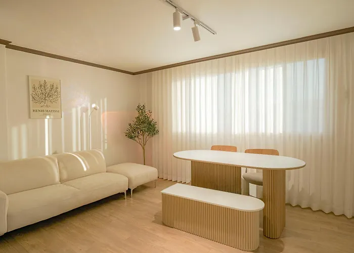 Hyehwa Myeongdong Naksan Kpop 3 Bedroom 1 And Half Bathroom Апартаменты Сеул