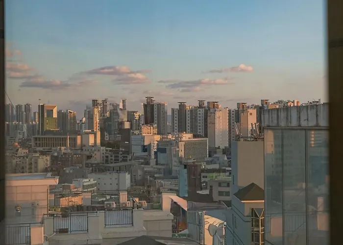 Апартаменты Hyehwa Myeongdong Naksan Kpop 3 Bedroom 1 And Half Bathroom