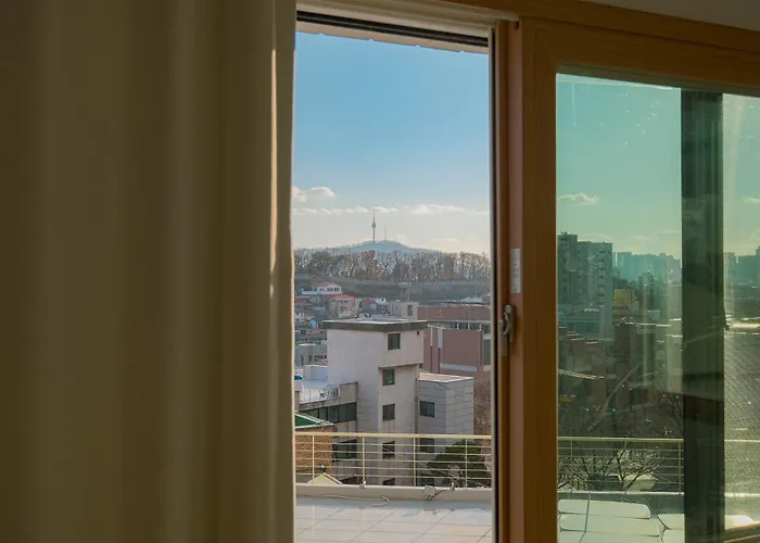 Апартаменты Hyehwa Myeongdong Naksan Kpop 3 Bedroom 1 And Half Bathroom Сеул