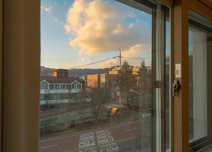 Hyehwa Myeongdong Naksan Kpop 3 Bedroom 1 And Half Bathroom *